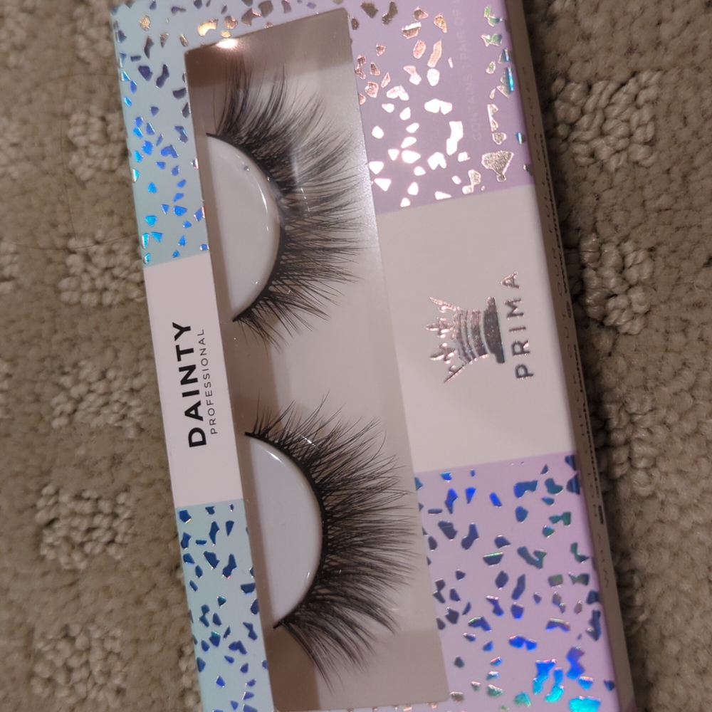 Dainty Prima Lashes - Picture 2 of 4